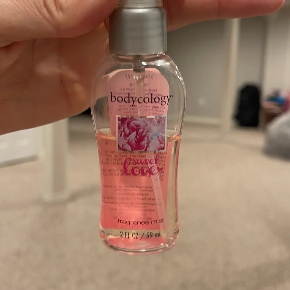 4 fragrance Body mists